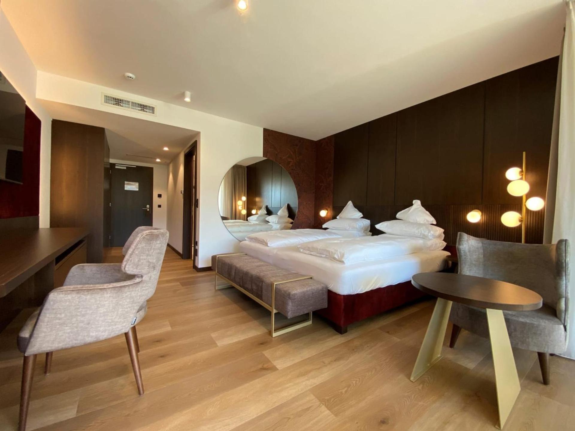 Dominik Alpine City Wellness Hotel - Adults Only 布列瑟农 外观 照片