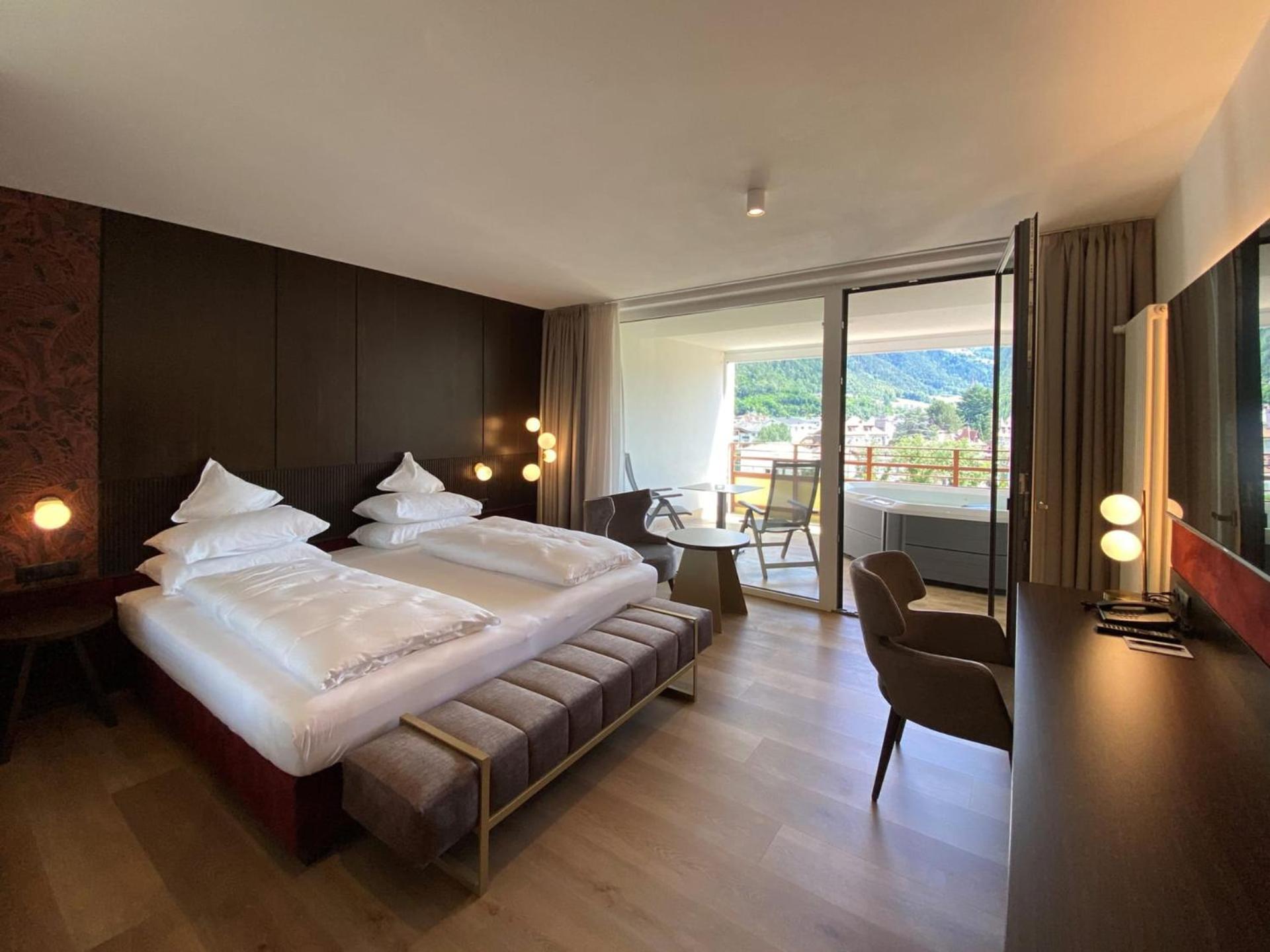 Dominik Alpine City Wellness Hotel - Adults Only 布列瑟农 外观 照片
